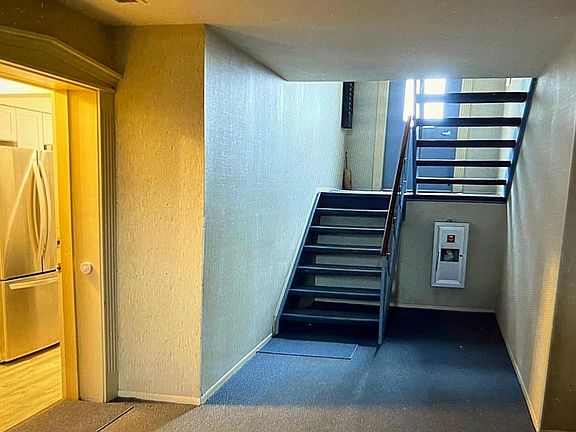 3rd image of 402 Riviera Dr #102