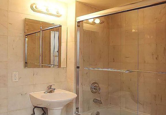 5th image of 10210 Queens Blvd APT 601