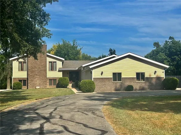 23027 Queens Rd, Parsons, KS 67357