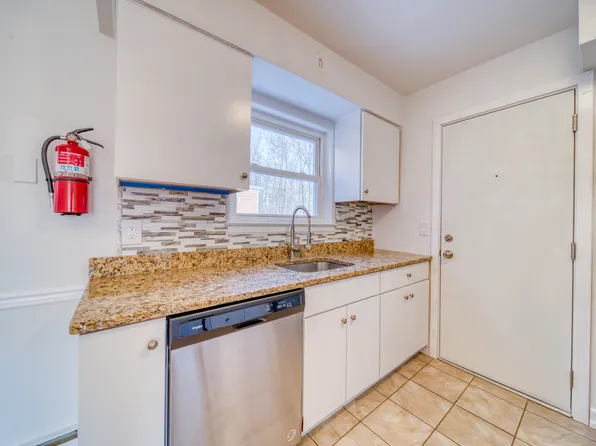 12 Rolling Ridge Rd #12B, Montvale, NJ 07645