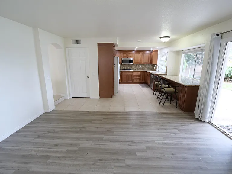 25051 Amberwood — Photo 17