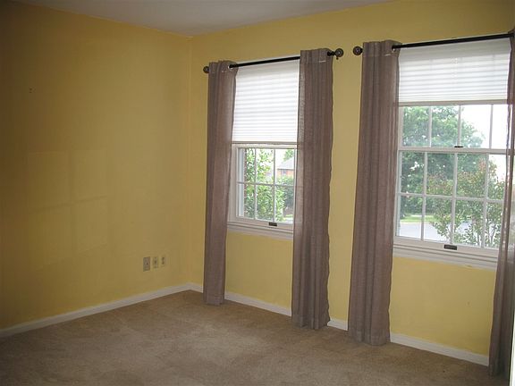 3rd image of 196 Emerald Dr
