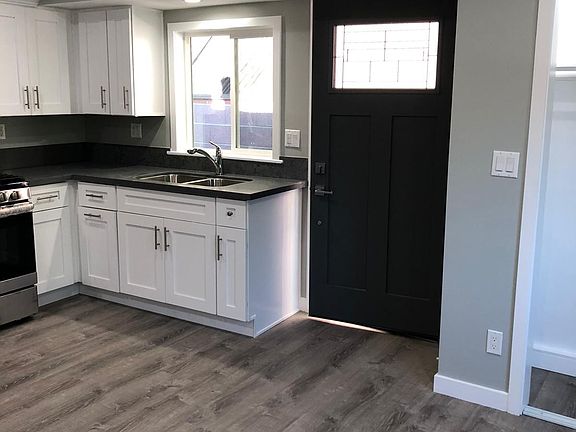 3rd image of 6139 Laurelgrove Ave