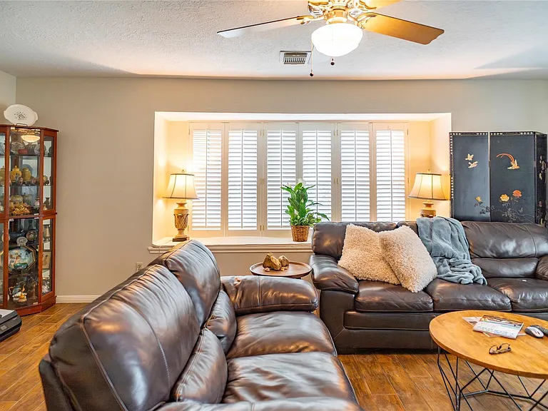 18310 Spellbrook Dr — Photo 27