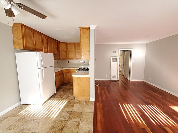 4th image of 1346 N Las Palmas Ave APT 2