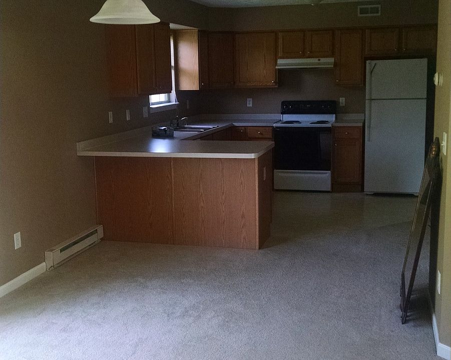 1st image of 4556 Creekside Dr
