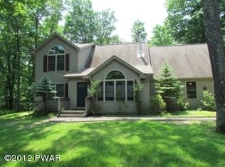 132 Oak Ridge Dr, Milford, PA 18337
