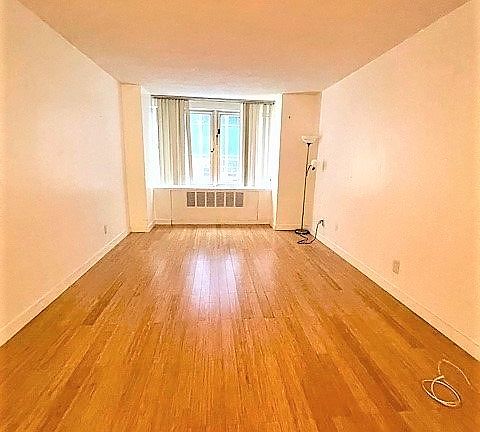 5th image of 130 Water St APT 5D