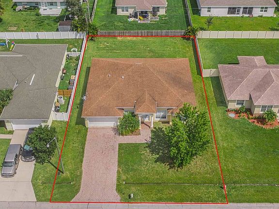 2nd image of 2385 SW Salmon Rd
