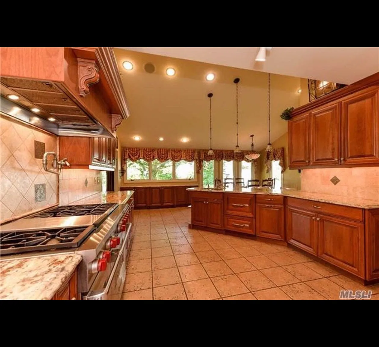 6 bed, 4700 sqft, $14,500 — Photo 4