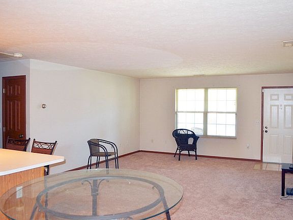 2nd image of 710 Villa Dr