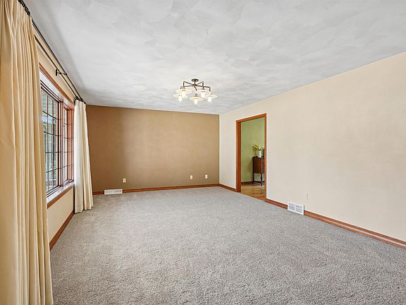 5th image of 1144 Hawley St