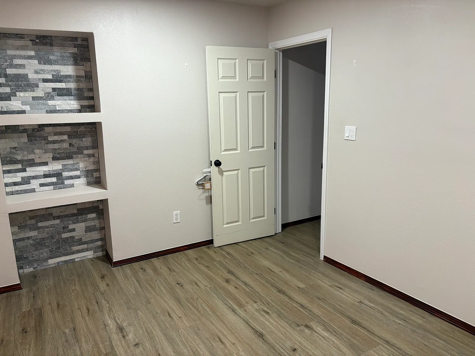 2 bed, 1026 sqft, $1,500 — Photo 2