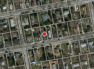 21 Jefferson St, East Islip, NY 11730