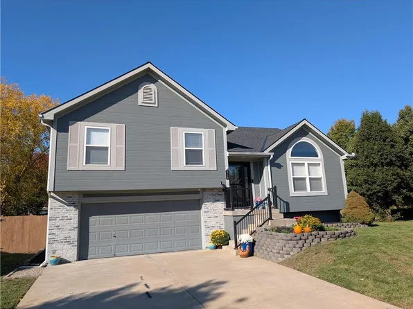 610 Chardonnay Ct, Raymore, MO 64083