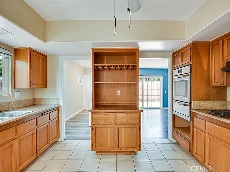 1015 E Walnut Ave — Photo 19