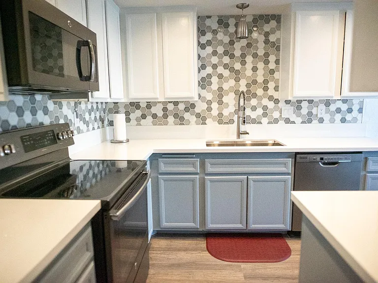 1575 Apache Dr #F — Photo 1