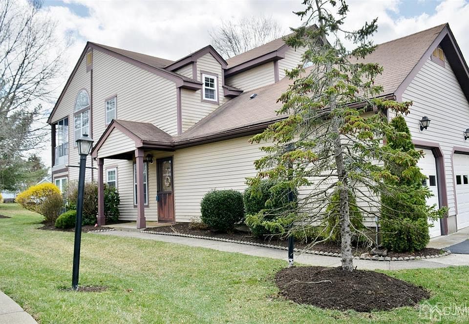 1st image of 8 Ingram Dr #D