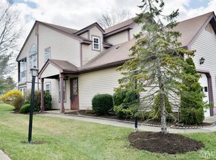 8 Ingram Dr #D, Monroe Township, NJ 08831