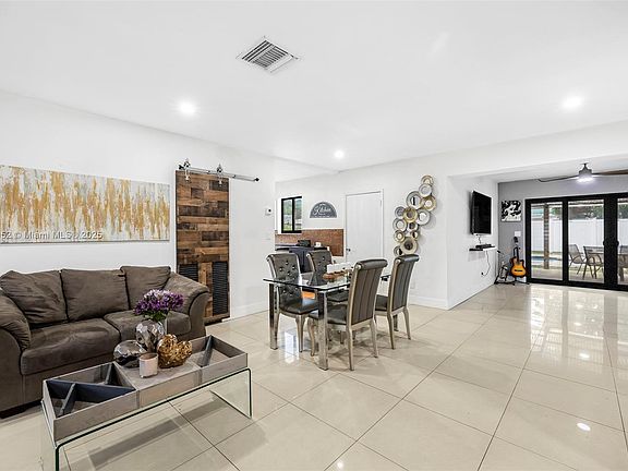 5th image of 17001 NE 8th Pl
