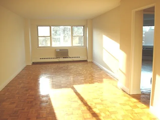 Rented by Metropolitan Equities | media 31