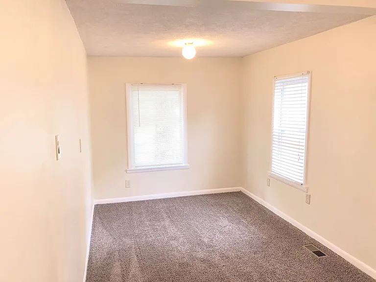 528 N Grandview St — Photo 10