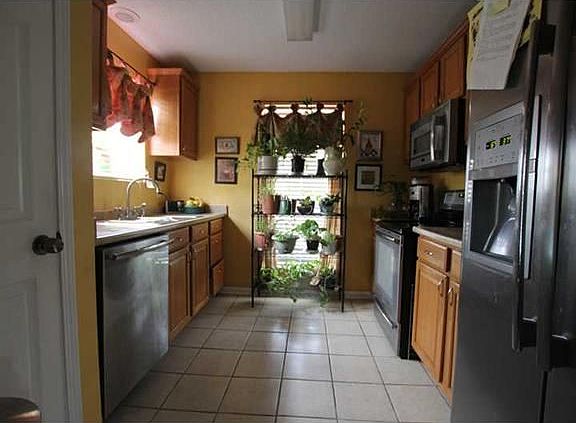 3rd image of 7738 Brevard Ave