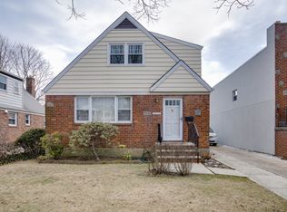 16336 26th Ave, Flushing, NY 11358