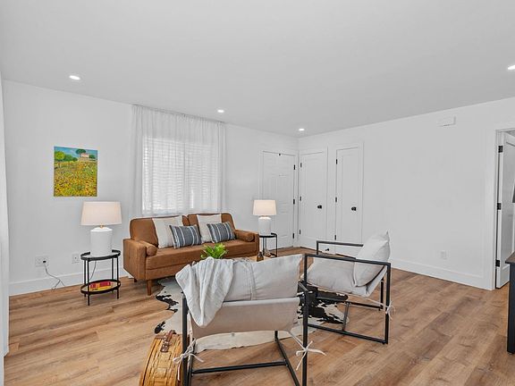 5th image of 836 W Spain Street #4