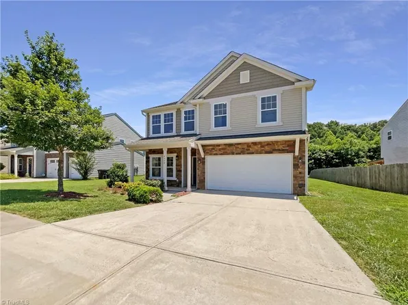 4348 Lochurst Dr, Pfafftown, NC 27040