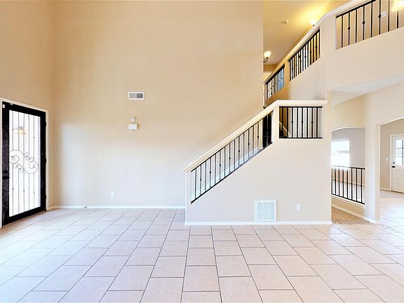 3rd image of 3104 Hidden Creek Dr