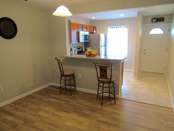 3rd image of 35 Stephanie Dr
