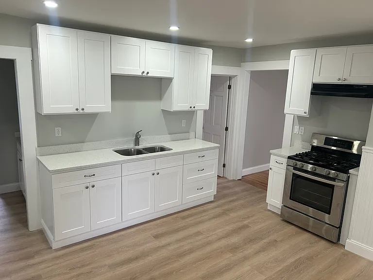 194-196 South St #1 — Photo 24