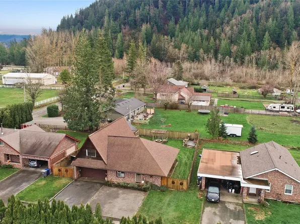 27517 SE 467th Place, Enumclaw, WA 98022