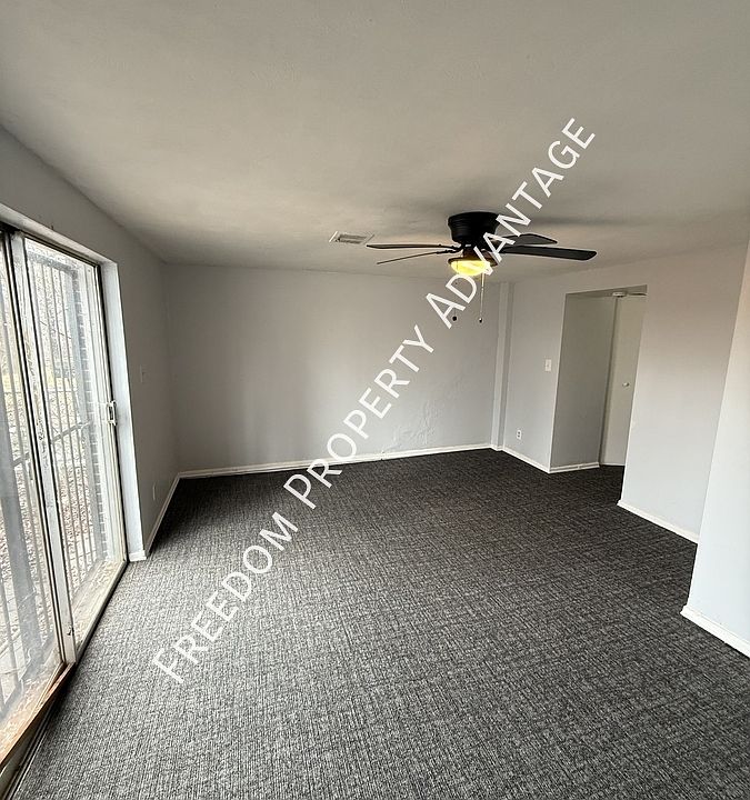 1st image of 2415 Park Hill Dr