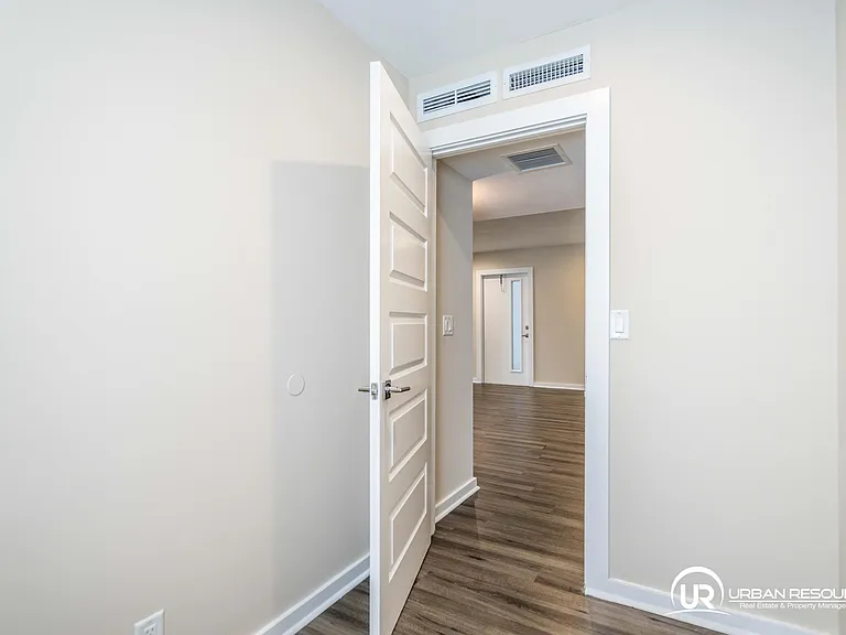 2400 NE 26th St #6 — Photo 17
