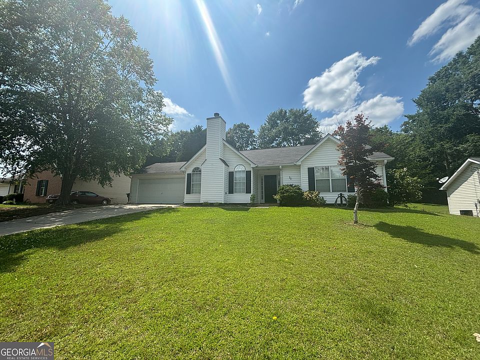 1st image of 11 Canterbury Dr