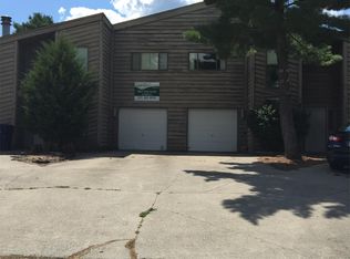 807 Hartwell Dr, Savoy, IL 61874