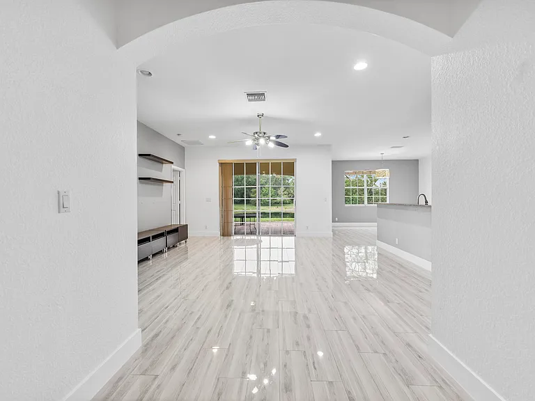 6752 Osage Cir — Photo 5