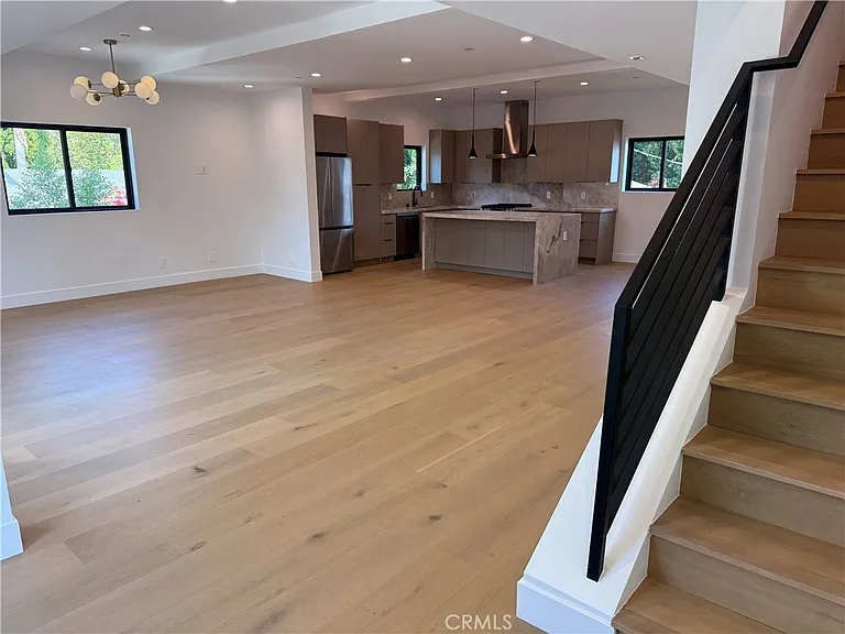 12816 Bloomfield St — Photo 6