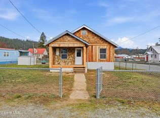 502 Wyoming Ave, Pinehurst, ID 83850