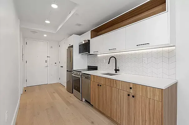 Rented by REAL New York | media 27