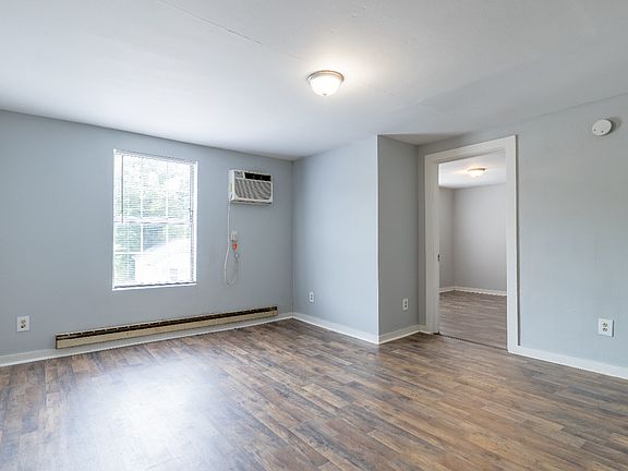 3rd image of 1931 Clements Ave #C