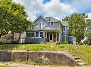 332 9th St, West Des Moines, IA 50265