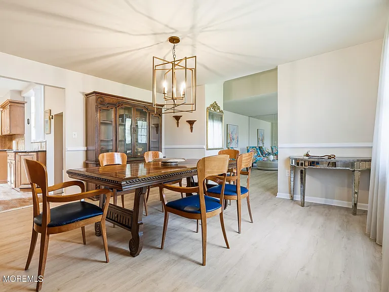 470 Monmouth Pl — Photo 14