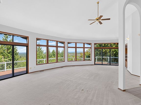 3rd image of 2846 Carriage Way