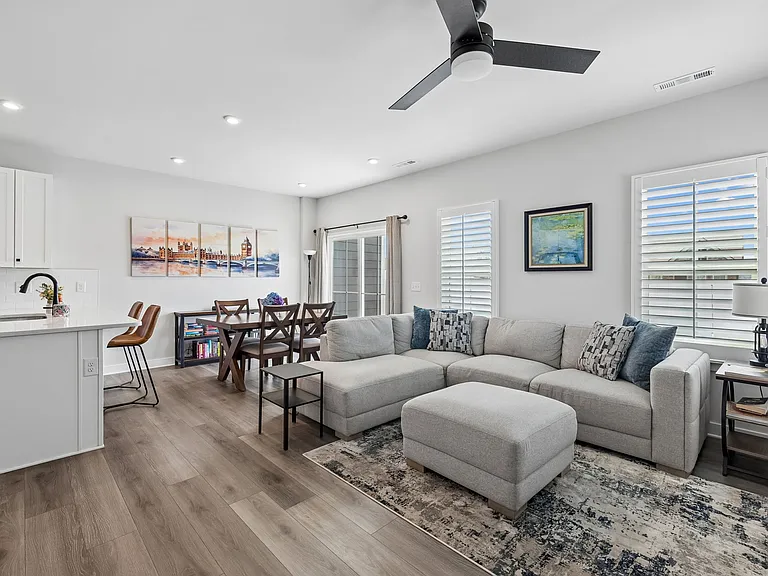 1021 Clendening Dr — Photo 16