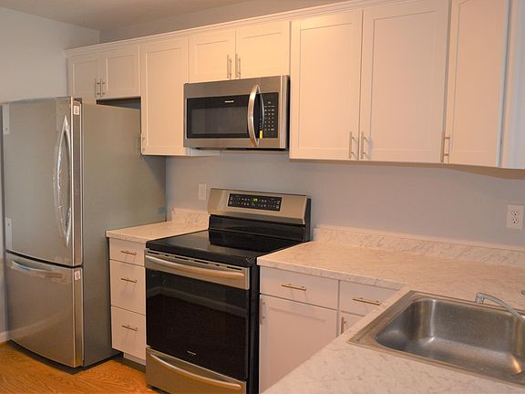 5th image of 9852 Brookridge Ct