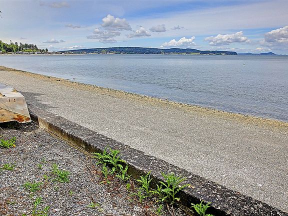 2nd image of 136 W Seashore Lane