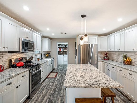 5th image of 3901 Fernwald Dr